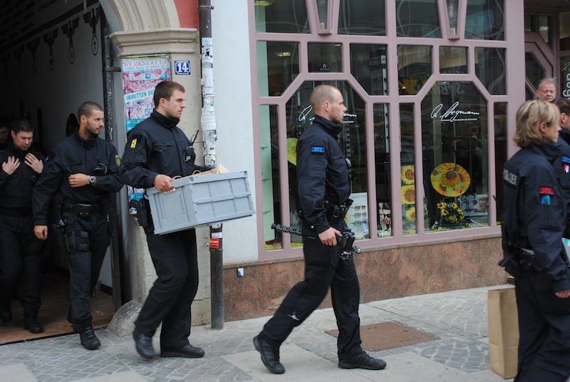 Hausdurchsuchungen bei linken Pressefotografen