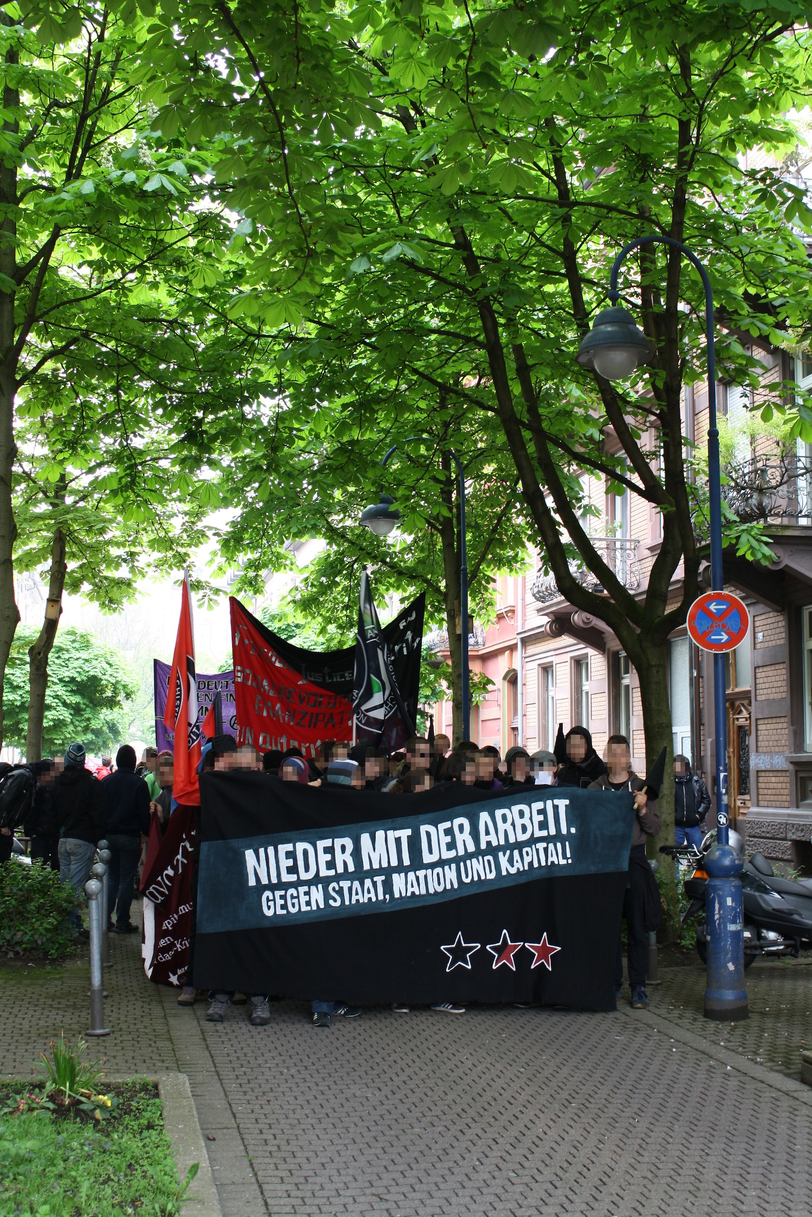 Über 400 Menschen auf libertärer 1. Mai-Demo in Freiburg