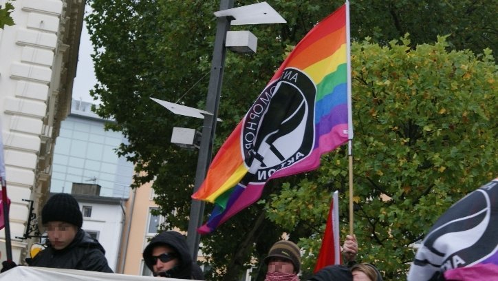 Nieder mit der Reaktion! Aufruf zum queeren Antifa Block auf dem CSD in Freiburg