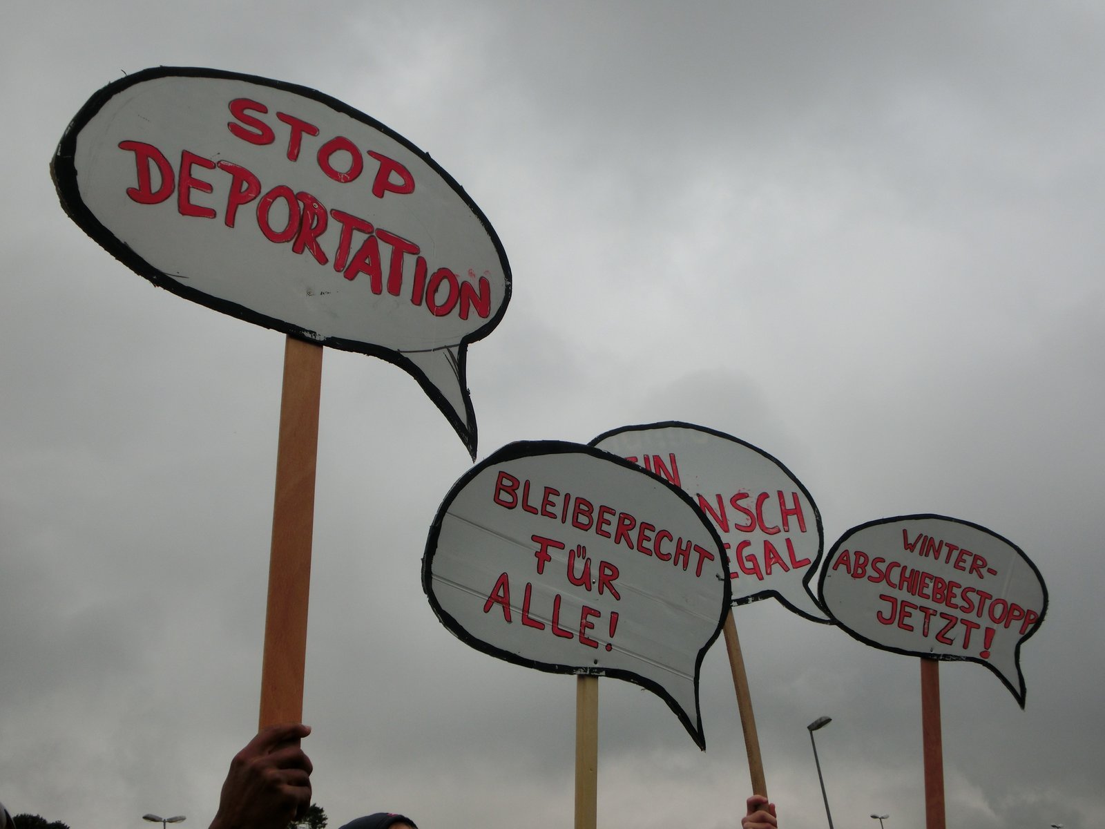 19. September Demonstration in Karlsruhe: Schluß mit Abschiebung und Diskriminierung von Geflüchteten – denn Ihr zerstört unsere Länder!