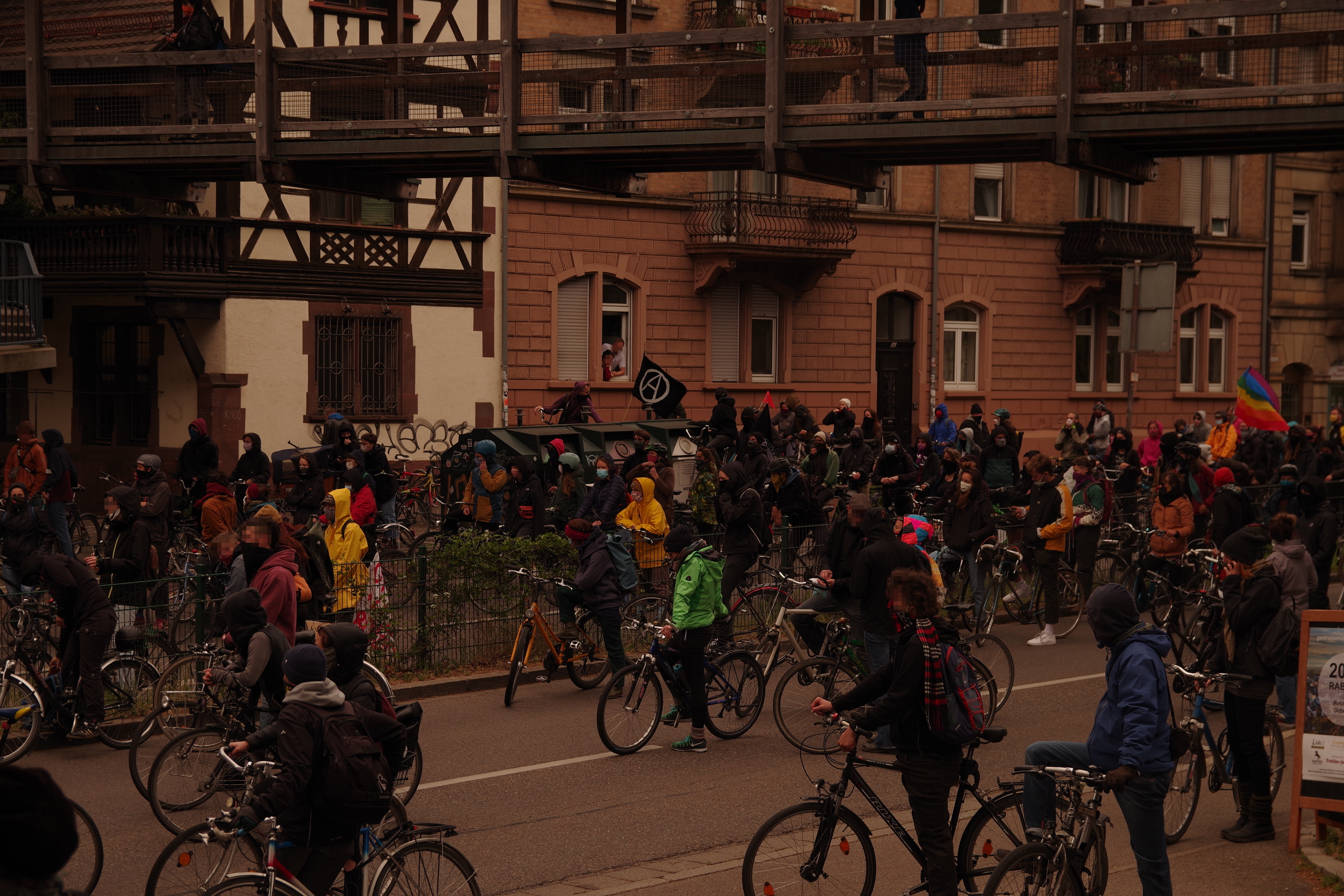 600 Menschen auf antiautoritärer Fahrraddemo am 1. Mai